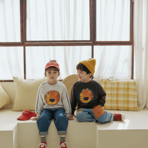 小獅王線條上衣