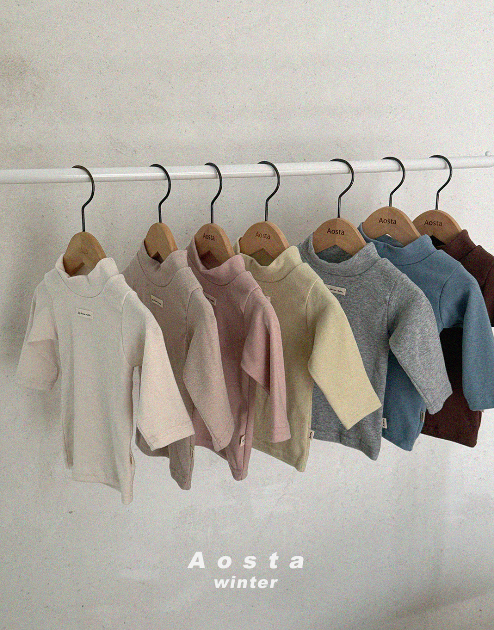 素面高領內搭上衣