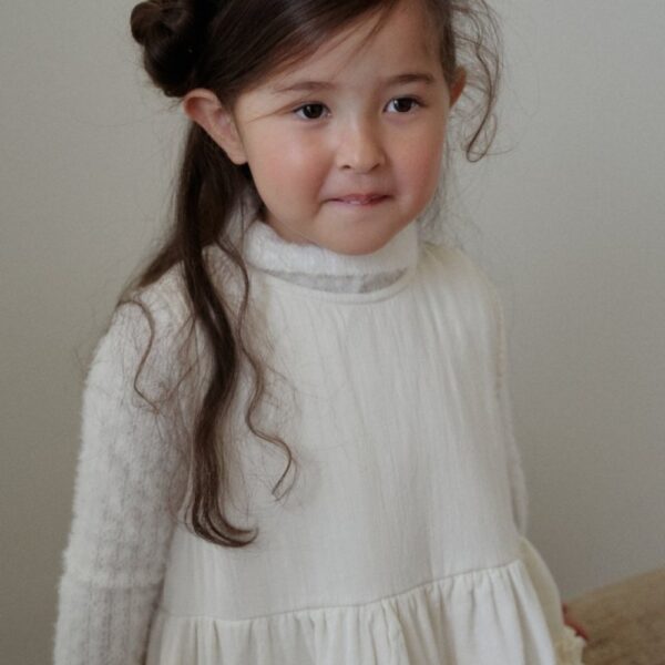 ImageDrain-20251204T131018.692Z 純白羽毛長袖上衣